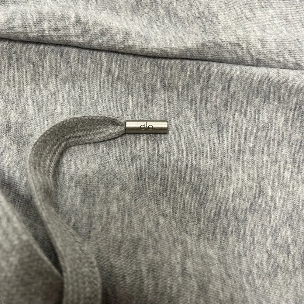 ALO Yoga Unisex Gray Zip-Up Hoodie and Jogger Set - Picture 15 of 16